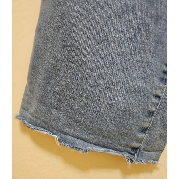 Good American 8/29 Raw Hems Classic Boot Cut jeans. Cotton Elastic blend.  Comfy - Picture 12 of 15